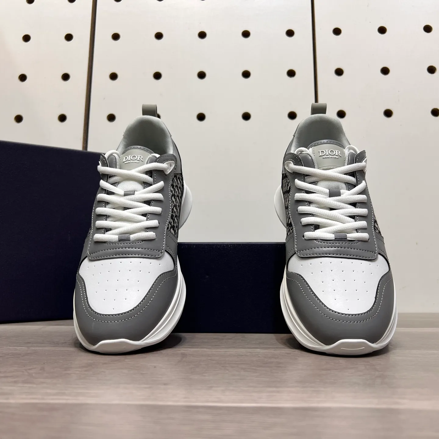 Men's Men's Shoes 💰: 400💰《Dior》The latest and most popular casual shoes, top brand [seduce] luxury~purchase, top~quality. [Strong] The upper is made of imported breathable cowhide with material ➕ breathable sheepskin feet (•) and fine workmanship. Original stylish and stylish soft rubber wear-resistant foreskin outsole, light and comfortable on the foot, size: 38-44, (customized 45, 46), five colors available